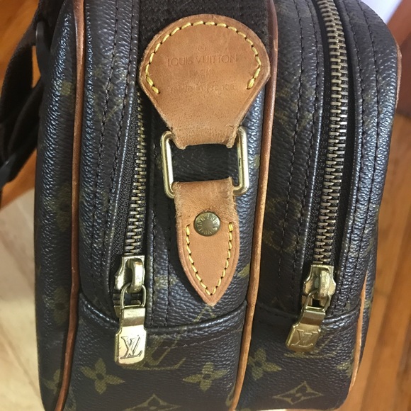 Louis Vuitton Monogram Reporter PM Crossbody Bag - Picture 4 of 8